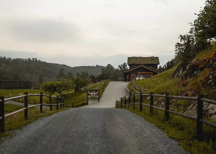 Snerting Ranch - Comfty And Modern Log House